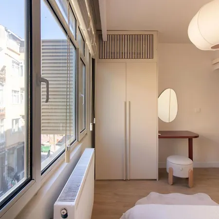 Daire Chic And Minimalist Balat