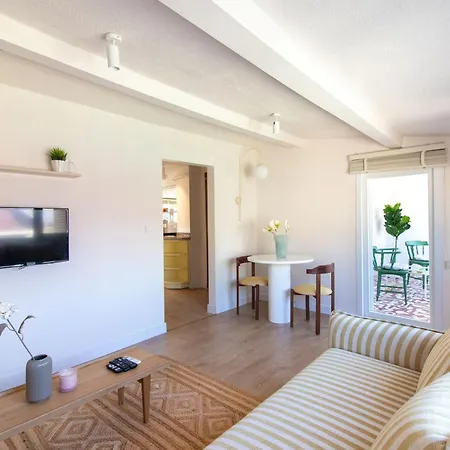Daire Chic And Minimalist Balat *