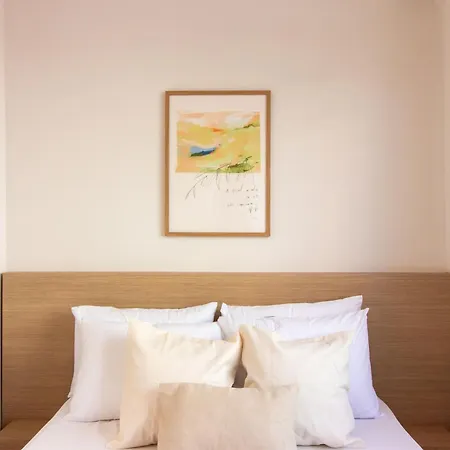Chic And Minimalist Balat Daire