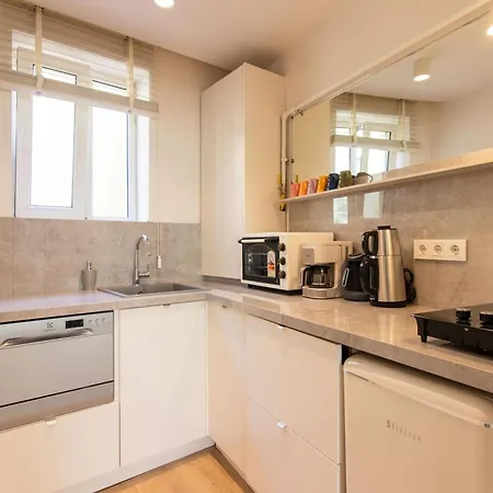Daire Chic And Minimalist Balat