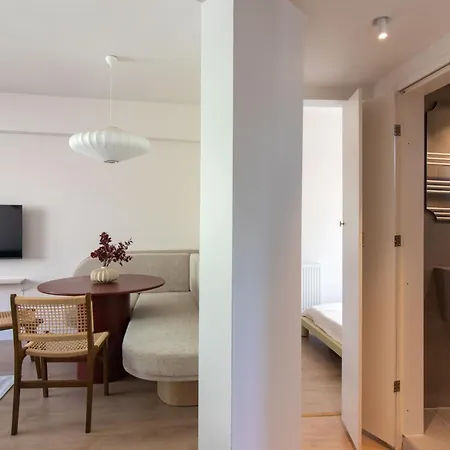 Chic And Minimalist Balat * İstanbul