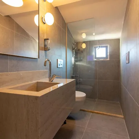 Chic And Minimalist Balat * İstanbul