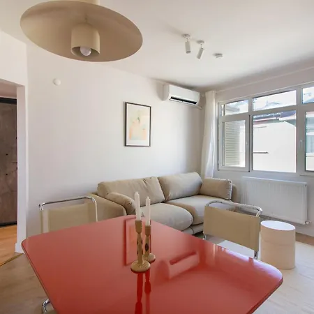 Chic And Minimalist Balat İstanbul