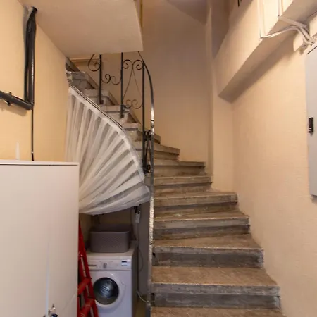 Daire Chic And Minimalist Balat